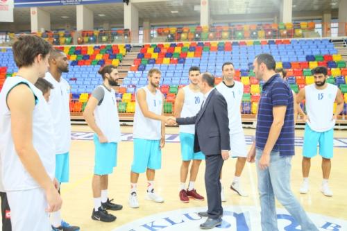 Bakan Altay'dan Basketbol Takmna Ziyaret 